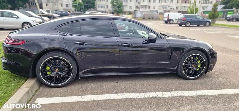 Culoarenegru Utilizat 2020 Porsche Panamera Berlinǎ | 72.000 EUR - Imagine 1/4