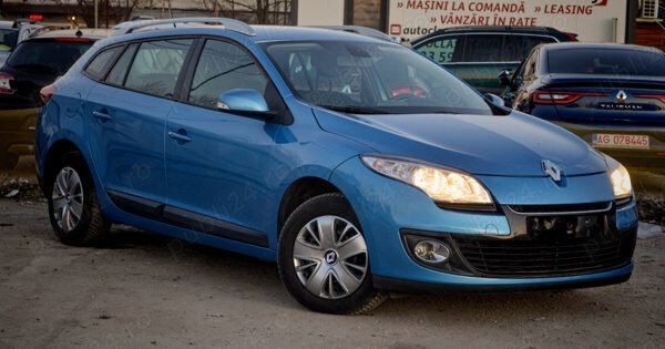 Utilizat 2012 Renault Mégane III Break | 3.999 EUR (Preț bun) - Imagine 1/4