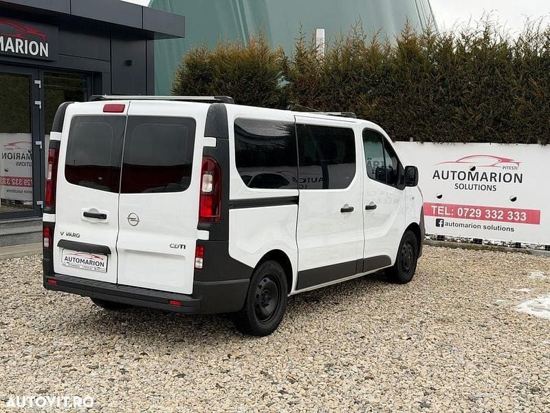 Second-hand Opel Vivaro 115 CP (84 kW) 2015 Culoarealb Monovolum
