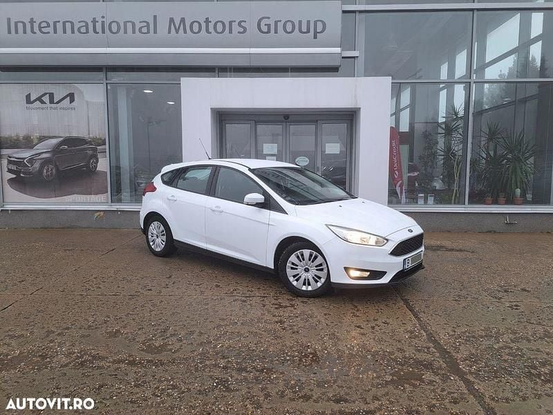 Culoarealb Utilizat 2016 Ford Focus Hatchback | 5.999 EUR (Preț bun) - Imagine 1/4