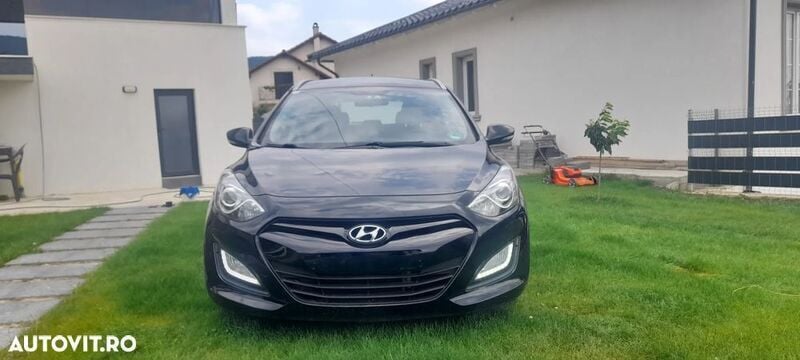 Negru Utilizat 2013 Hyundai i30 Comfort Break | 3.900 EUR (Preț OK) - Imagine 1/4