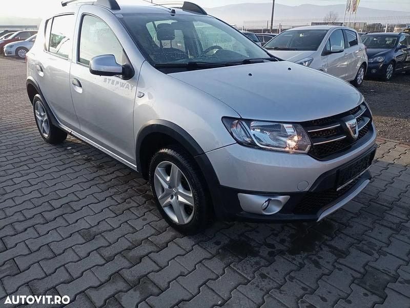 Argint Utilizat 2013 Dacia Sandero Stepway Hatchback | 4.750 EUR (Preț OK) - Imagine 1/4