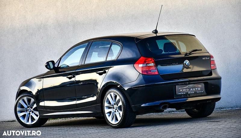 Second-hand BMW 123 Sport Line 204 CP (150 kW) 2010 Culoarenegru Hatchback