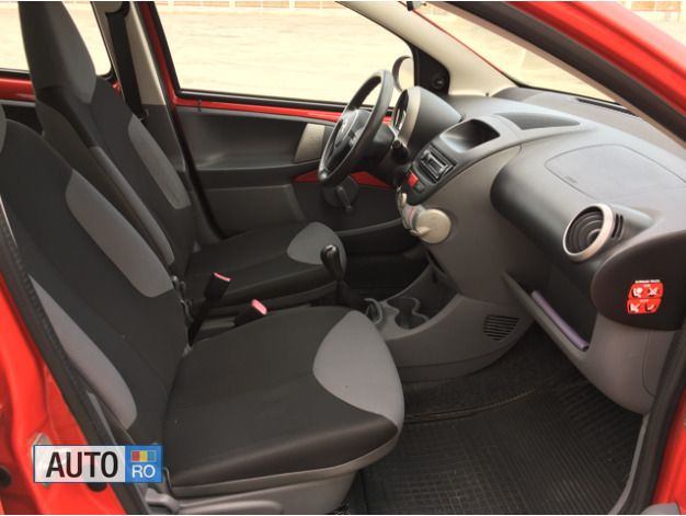 Second-hand Citroën C1 75 CP (55 kW) 2008 Rosu Hatchback