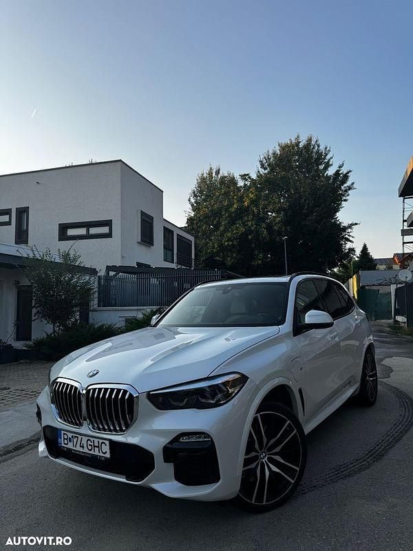 Culoarealb Utilizat 2020 BMW X5 M Sport SUV | 44.900 EUR (Super Preț) - Imagine 1/4