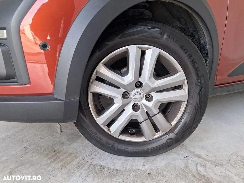 Second-hand Dacia Jogger 110 CP (80 kW) 2022 Culoaremaro Monovolum