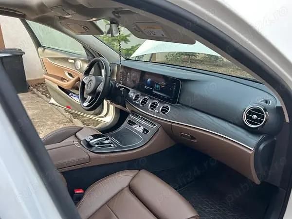 Utilizat 2018 Mercedes E220 Berlinǎ | 30.800 EUR (Preț OK) - Imagine 1/4