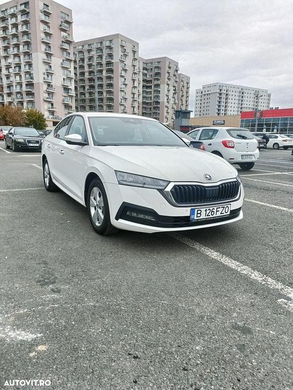 Culoarealb Utilizat 2022 Skoda Octavia Ambition Break | 18.500 EUR (Preț bun) - Imagine 1/4