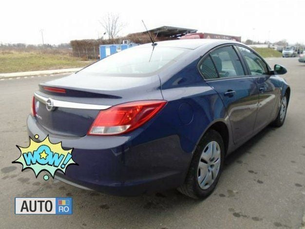 Second-hand Opel Insignia 140 CP (102 kW) 2012 Albastru Berlinǎ
