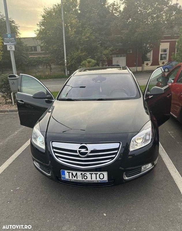 Culoarenegru Utilizat 2012 Opel Insignia Sport Break | 6.300 EUR (Preț OK) - Imagine 1/4