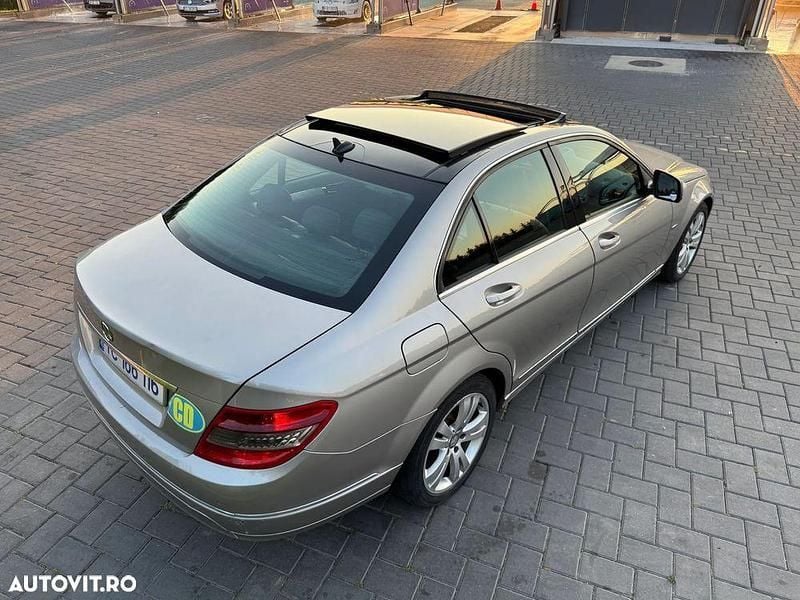 Second-hand Mercedes C220 Avantgarde 170 CP (125 kW) 2008 Culoaregri Berlinǎ