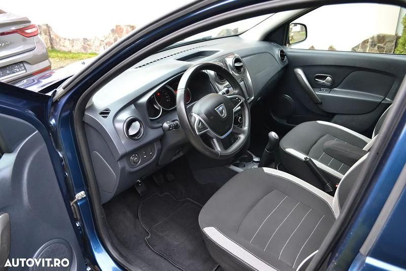 Second-hand Dacia Sandero Stepway 90 CP (66 kW) 2017 Albastru Berlinǎ