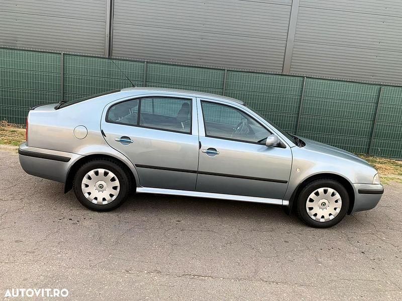 Culoarealte culori Utilizat 2003 Skoda Octavia Ambiente | 2.250 EUR (Preț OK) - Imagine 1/4