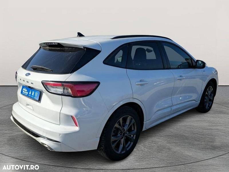 Second-hand Ford Kuga 150 CP (110 kW) 2021 Culoarealb SUV