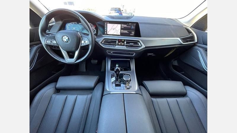 Negru Second-hand 2022 BMW X5 Sport Line SUV | 46.924 EUR (Super Preț) - Imagine 1/4