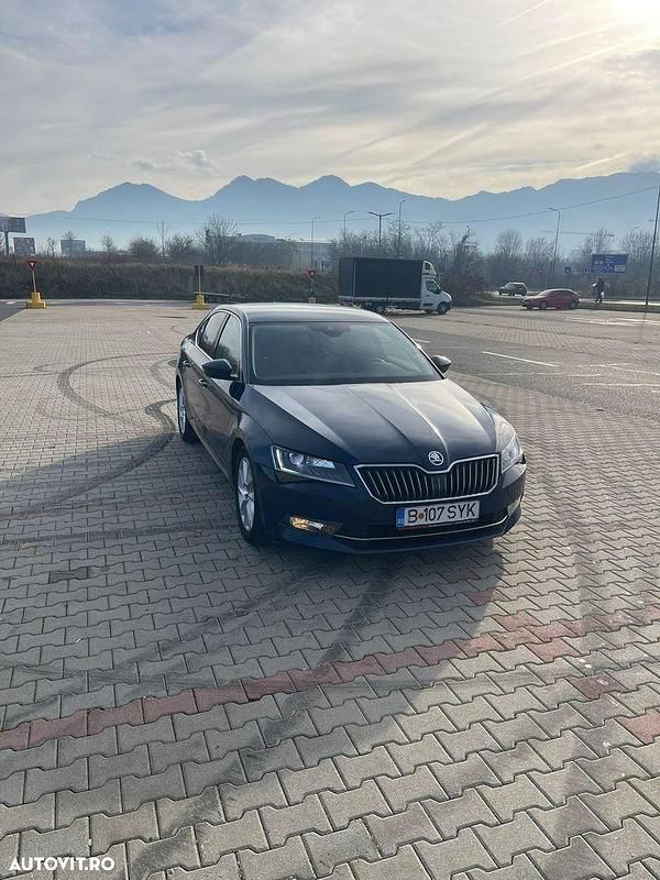 Culoarealbastru Utilizat 2016 Skoda Superb Berlinǎ | 11.990 EUR (Preț OK) - Imagine 1/4