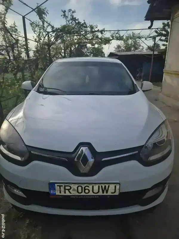 Utilizat 2014 Renault Mégane III Hatchback | 4.200 EUR (Super Preț) - Imagine 1/4