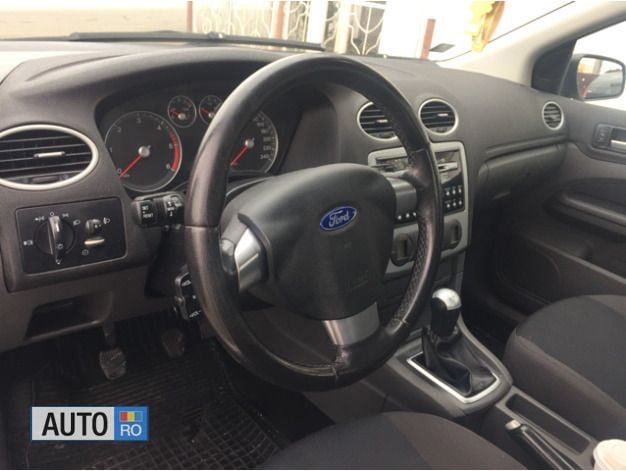 Second-hand Ford Focus 109 CP (80 kW) 2004 Gri Hatchback