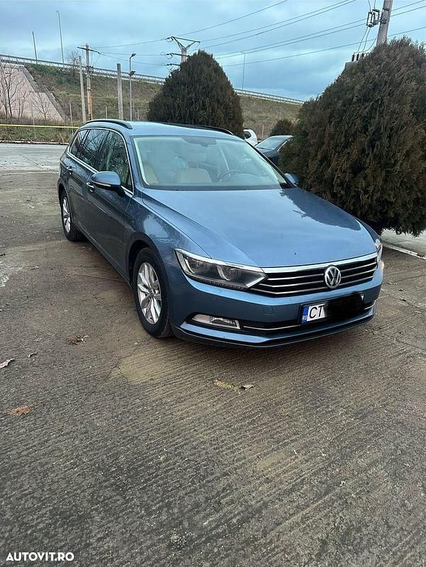 Culoarealbastru Utilizat 2016 VW Passat Highline Break | 10.000 EUR (Scump) - Imagine 1/4