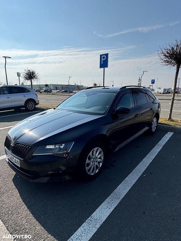 Culoarenegru Utilizat 2017 Skoda Superb Style Break | 12.300 EUR (Preț OK) - Imagine 1/4