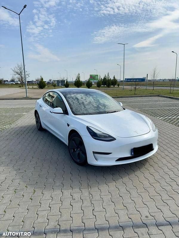 Culoarealb Utilizat 2022 Tesla Model 3 Berlinǎ | 33.190 EUR (Preț OK) - Imagine 1/4