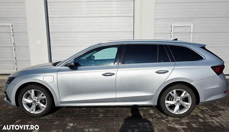 Second-hand Skoda Octavia Style 156 CP (114 kW) 2024 Culoareargint Break