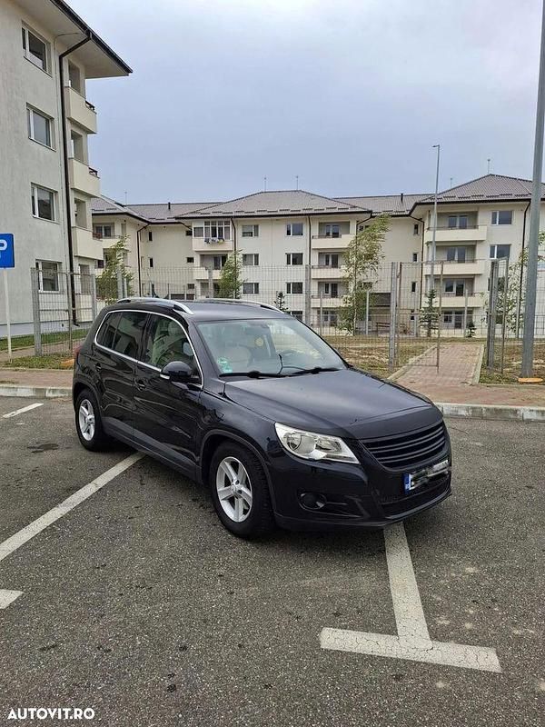 Culoarenegru Utilizat 2009 VW Tiguan SUV | 5.300 EUR (Preț OK) - Imagine 1/4