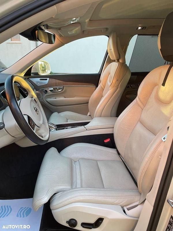 Culoareargint Utilizat 2020 Volvo XC90 SUV | 37.500 EUR (Super Preț) - Imagine 1/4
