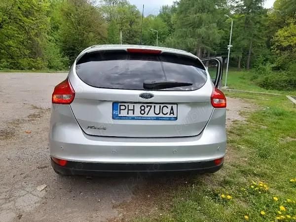 Second-hand Ford Focus 120 CP (88 kW) 2015 Argintiu Berlinǎ