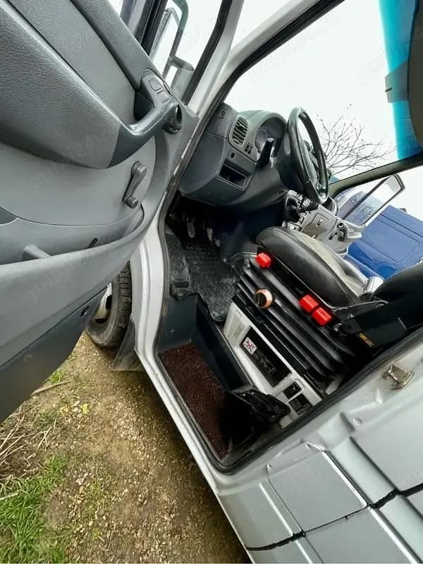 Second-hand Mercedes Sprinter 170 CP (125 kW) 2006