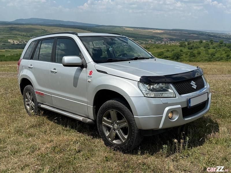 Gri Utilizat 2007 Suzuki Grand Vitara SUV | 5.000 EUR - Imagine 1/4