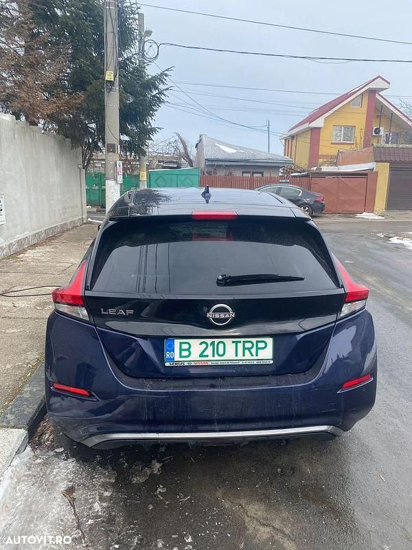 Second-hand Nissan Leaf Acenta 108 kW (147 CP) 2022 Culoarealbastru Hatchback