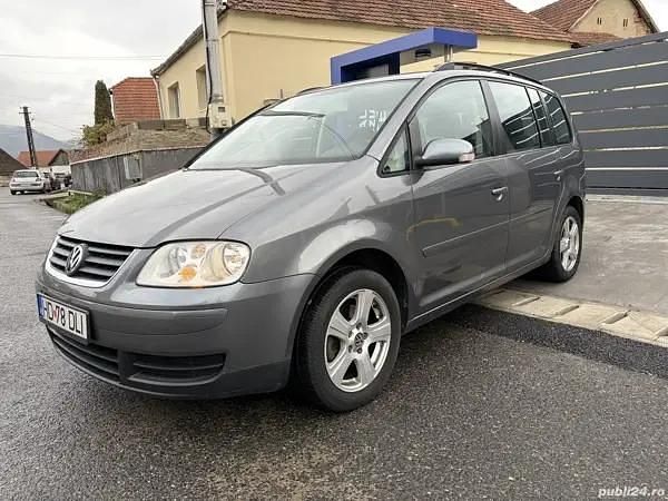 Gri Utilizat 2006 VW Touran Monovolum | 2.450 EUR (Puțin scump) - Imagine 1/4