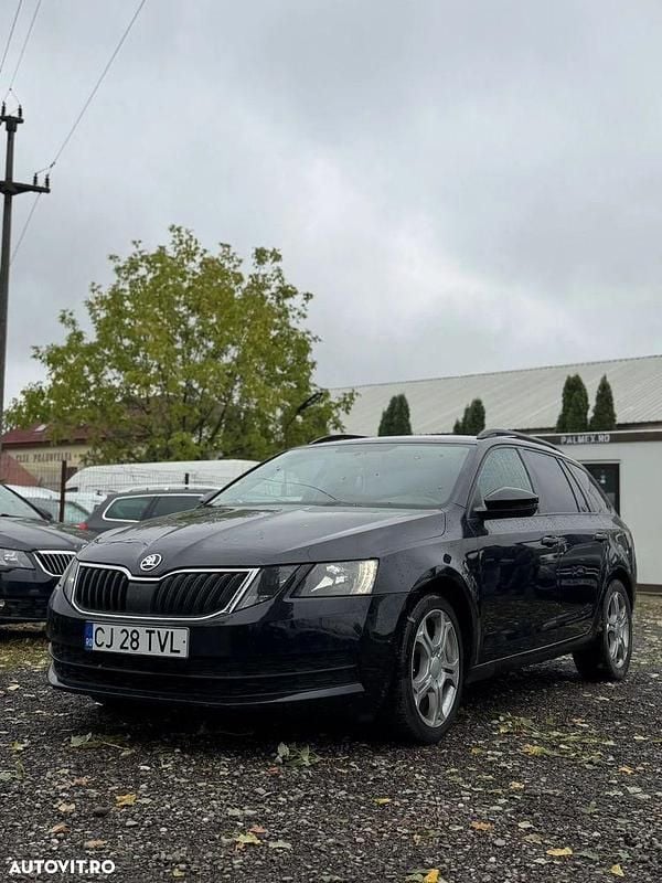 Culoarenegru Utilizat 2018 Skoda Octavia Ambition Break | 8.600 EUR (Preț OK) - Imagine 1/4