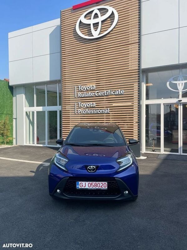 Albastru Utilizat 2024 Toyota Aygo Hatchback | 15.700 EUR - Imagine 1/4