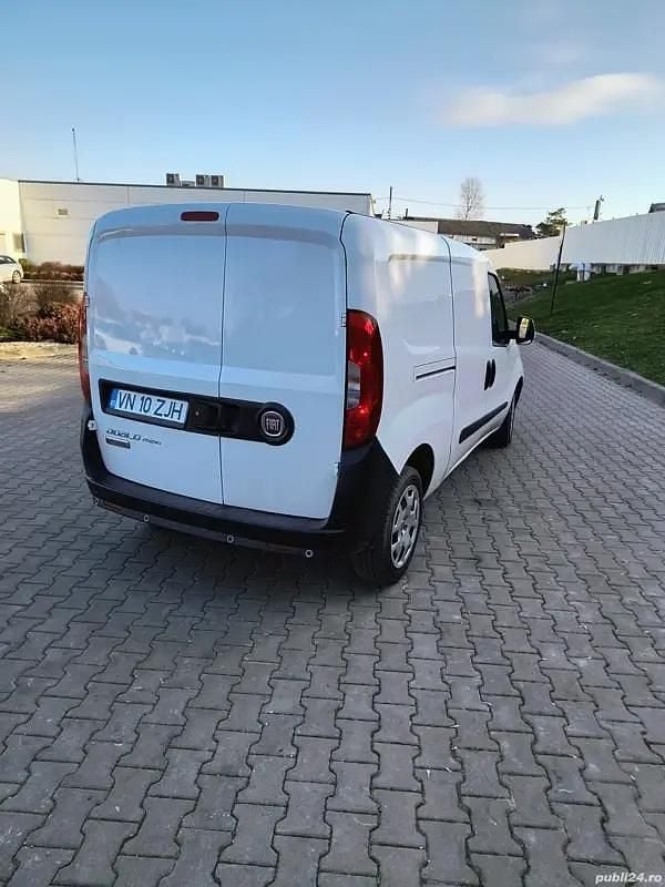 Second-hand Fiat Doblò 105 CP (77 kW) 2017 Alb Monovolum