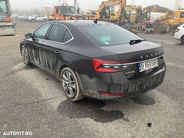 Culoarenegru Utilizat 2020 Skoda Superb Ambition Berlinǎ | 15.000 EUR (Super Preț) - Imagine 1/4