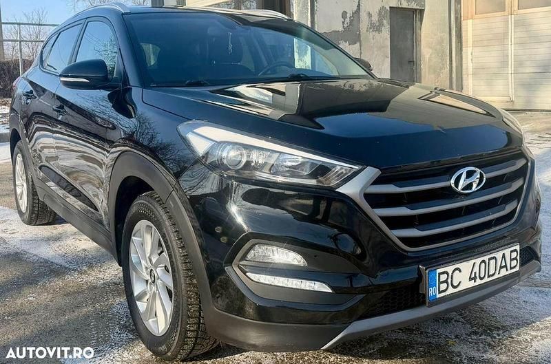 Culoarenegru Utilizat 2016 Hyundai Tucson Style SUV | 9.900 EUR (Super Preț) - Imagine 1/4