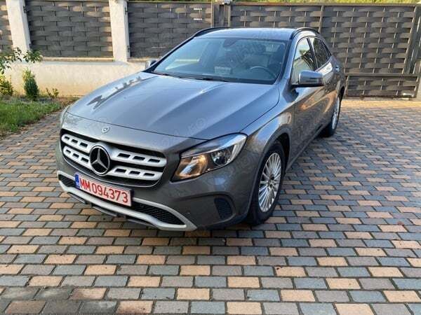 Gri Utilizat 2017 Mercedes GLA180 SUV | 17.100 EUR - Imagine 1/4