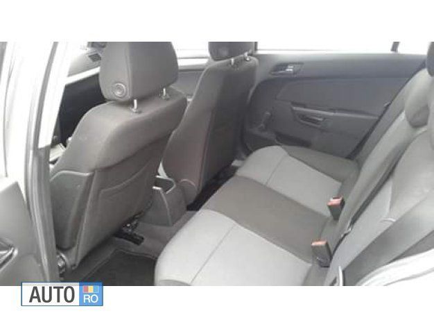 Gri Utilizat 2005 Opel Astra Break | 1.940 EUR (Preț OK) - Imagine 1/4