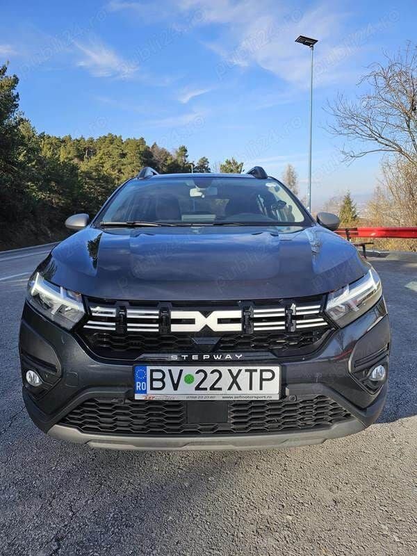 Gri Utilizat 2023 Dacia Sandero Expression Hatchback | 12.200 EUR (Preț OK) - Imagine 1/4