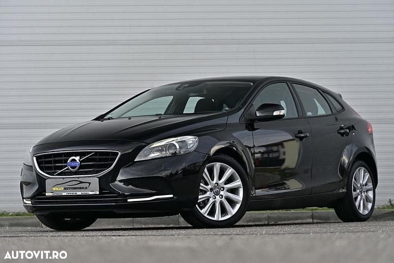 Second-hand Volvo V40 You! 150 CP (110 kW) 2015 Culoarenegru Hatchback