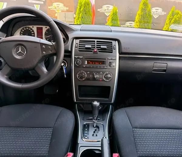 Negru Utilizat 2009 Mercedes B170 Monovolum | 3.999 EUR (Preț bun) - Imagine 1/4