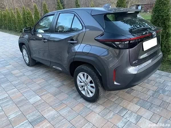 Second-hand Toyota Yaris Cross Active 116 CP (85 kW) 2024 Gri SUV