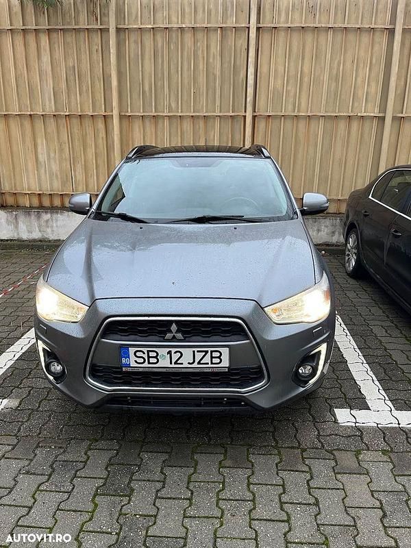Culoareargint Utilizat 2015 Mitsubishi ASX SUV | 9.000 EUR (Preț OK) - Imagine 1/4