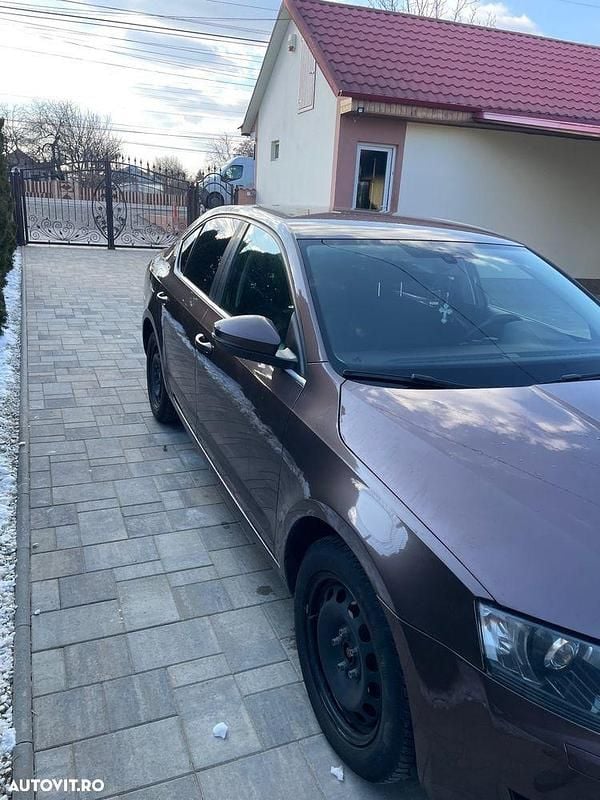 Second-hand Skoda Octavia Style 105 CP (77 kW) 2014 Culoaremaro Cabrio