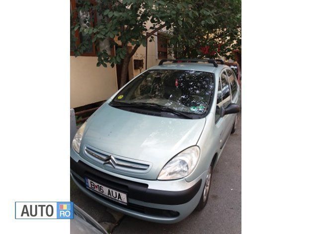 Verde Utilizat 2005 Citroën Xsara Picasso Monovolum | 2.100 EUR - Imagine 1/4