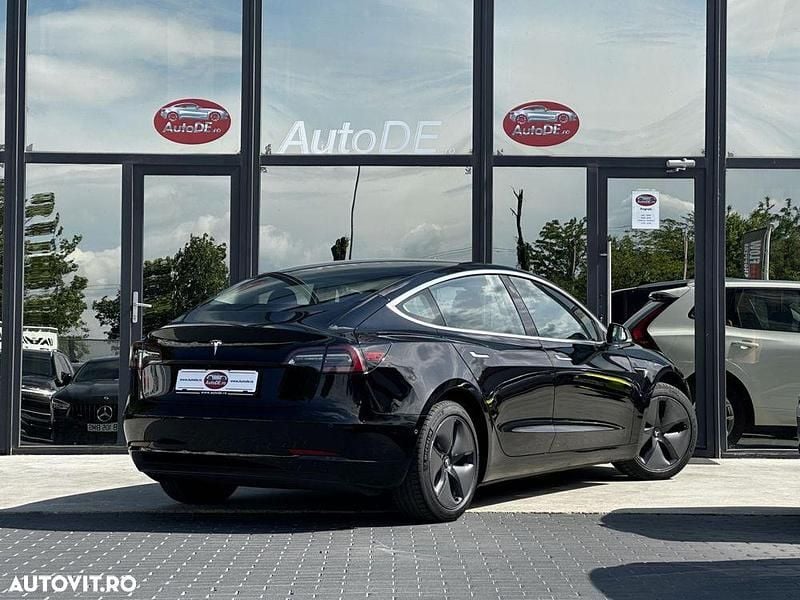 Second-hand Tesla Model 3 225 kW (306 CP) 2019 Negru Berlinǎ