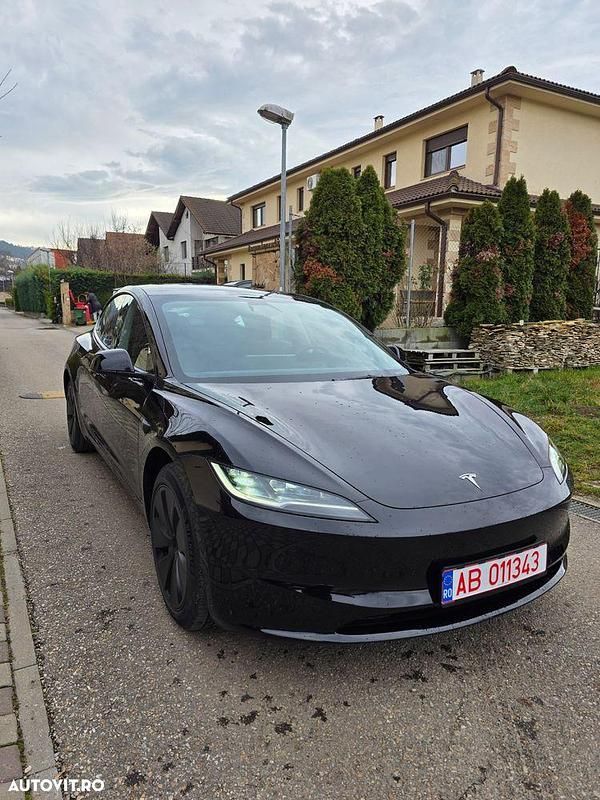 Culoarenegru Utilizat 2024 Tesla Model 3 RWD Berlinǎ | 34.900 EUR (Preț OK) - Imagine 1/4