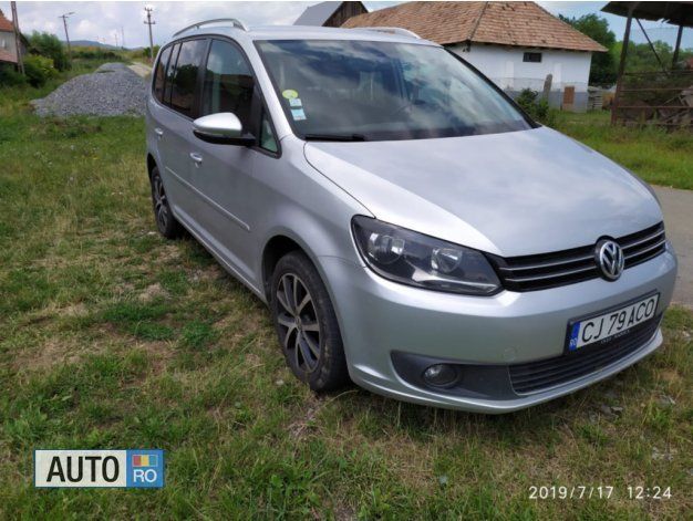 Argintiu Utilizat 2014 VW Touran Monovolum | 7.600 EUR (Preț OK) - Imagine 1/4